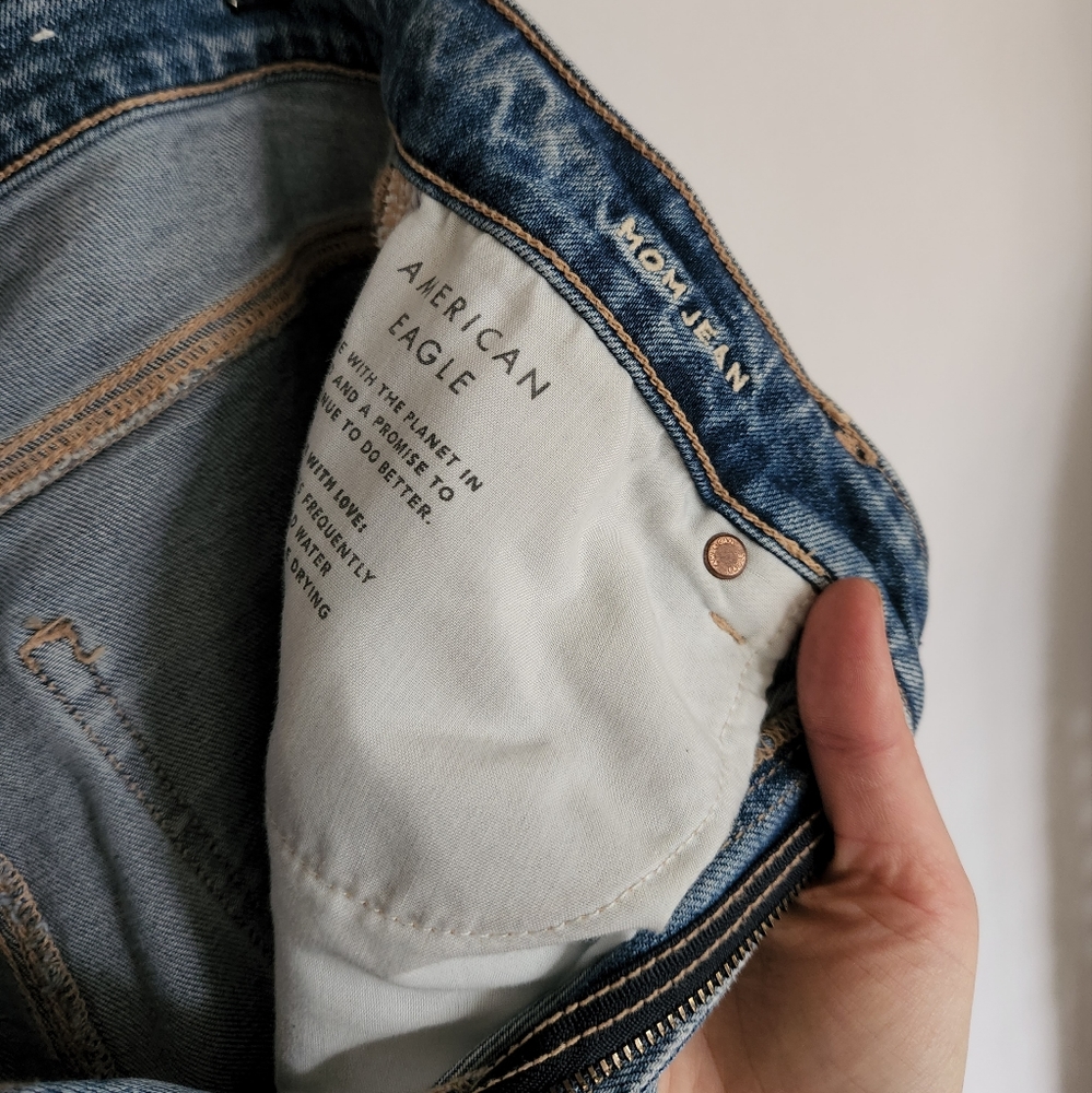 American Eagle Outfitters Light Blue High-Rise Ripped Jeans - Picture 7 of 16